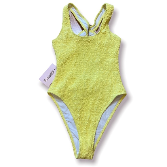 ✨HP✨ Missguided Crinkle Yellow Twist Back One Piece Swimsuit NWT - Picture 6 of 8